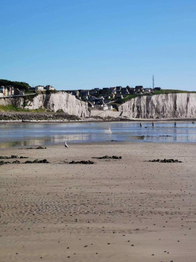 Charmant Appartement Vu Sur Mer Ault Exteriör bild